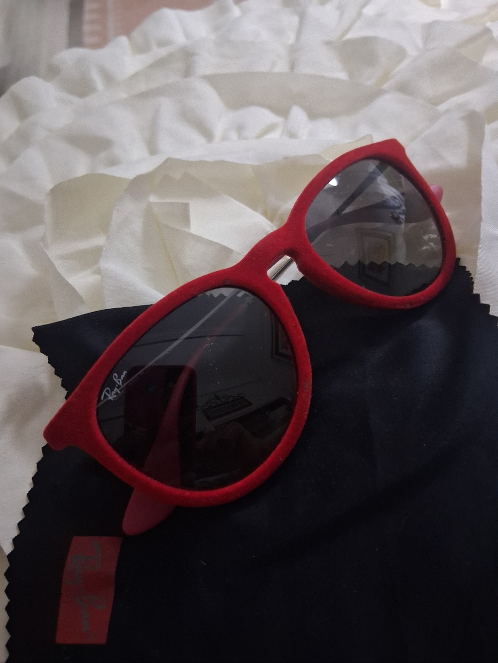 Erika Velvet Ray-Ban Red Flocked Round Sunglasses
